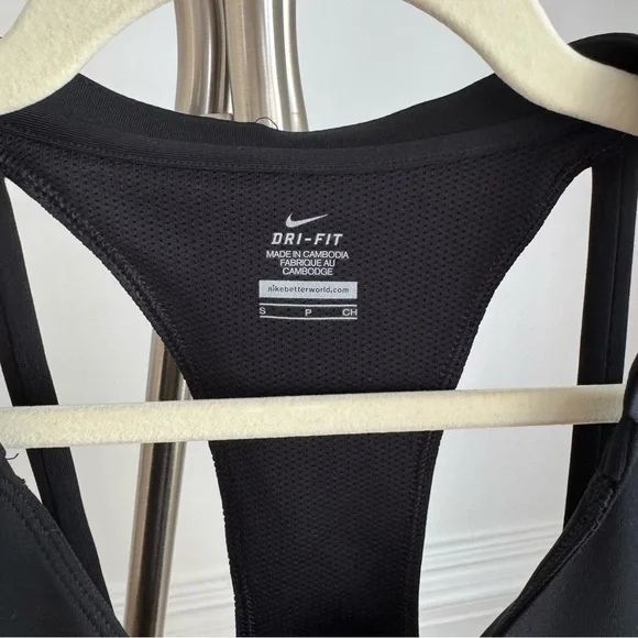 Nike Pro Dri-Fit Women's Black and Gold Padded Tank Top Size Small - Picture 5 of 5